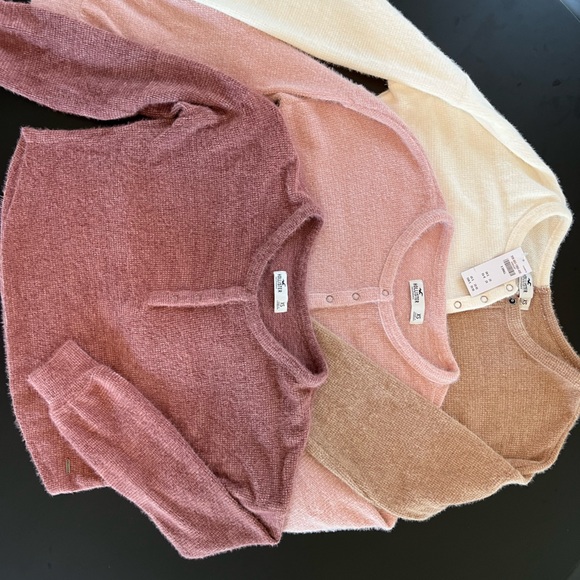 Hollister Xs sweater lot - Picture 3 of 3